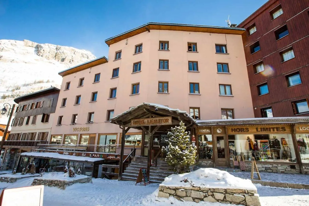 Langley Hotel Victors location